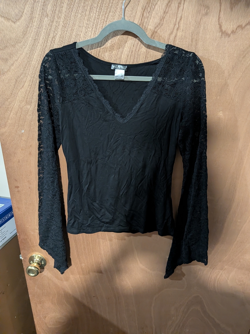 VENUS Black Lace-Sleeve V-Neck Long Sleeve Top
